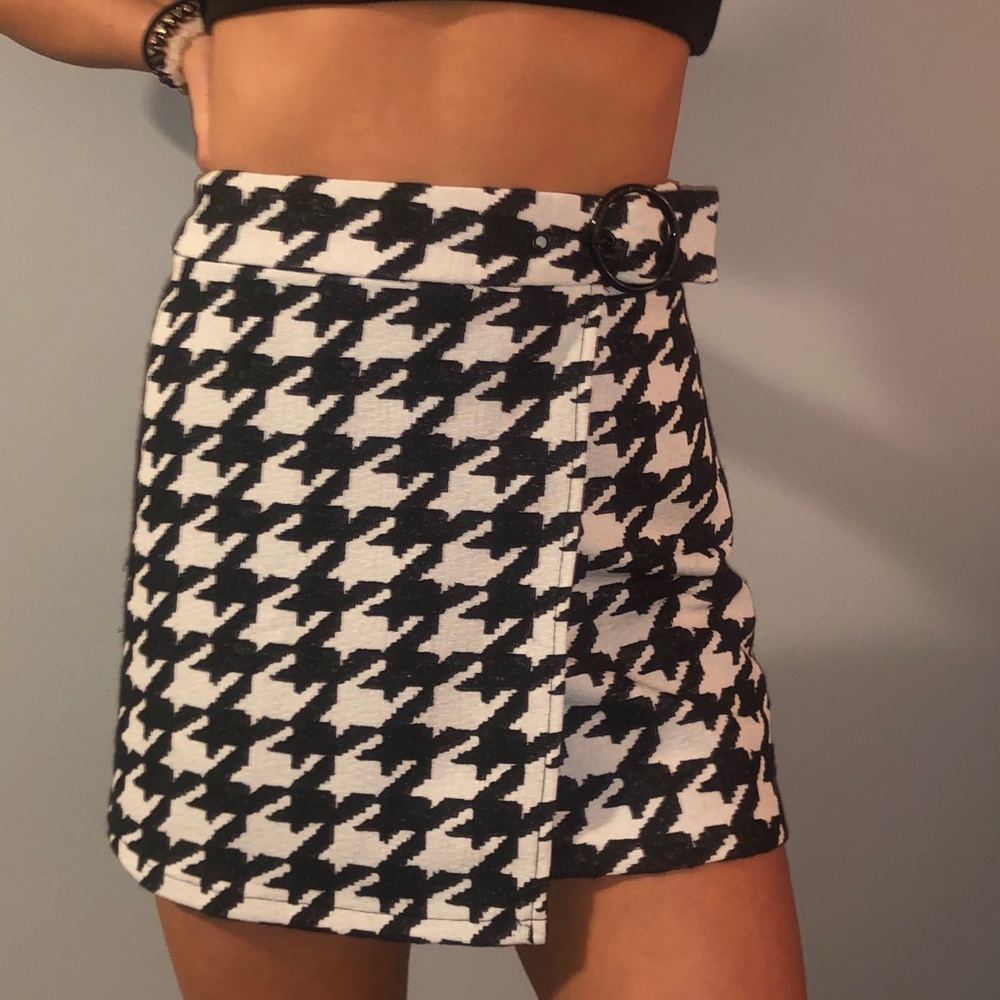 Black and White Houndstooth Skirt